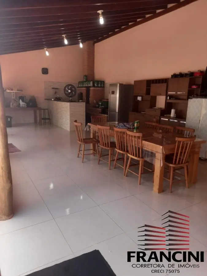 Chácara para Venda em Bauru, VALE DO IGAPÓ, 3 dormitórios, 3 banheiros, 2 vagas