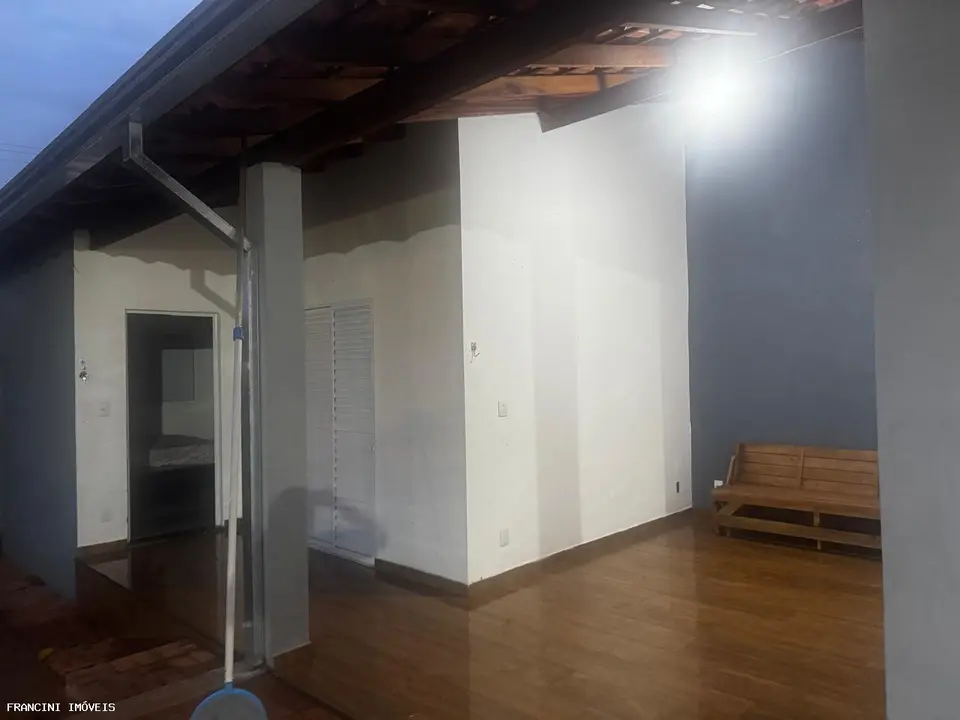Chácara para Venda em Bauru, VALE DO IGAPÓ, 3 dormitórios, 2 banheiros, 4 vagas