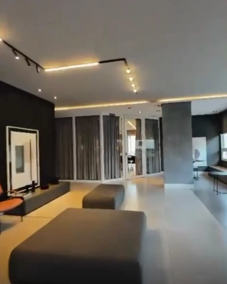 Sala com iluminação em LED — apartamento no Edifício Vista Sul