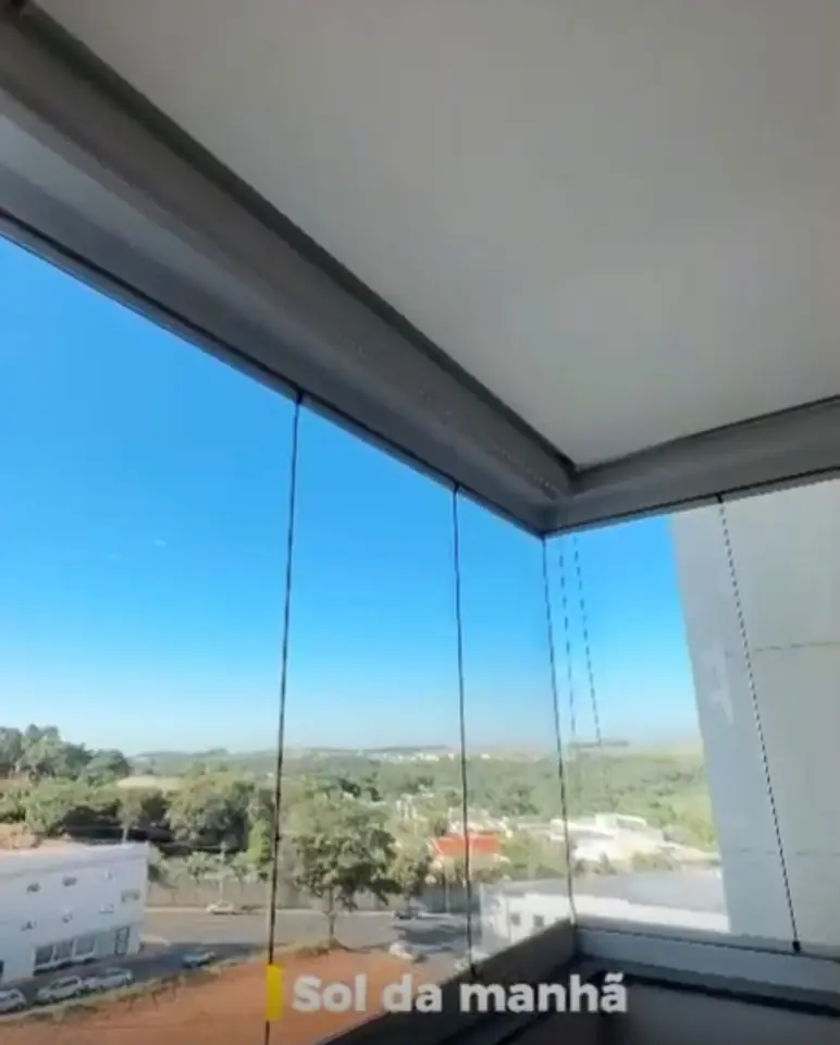 Vista da varanda, com sol da manhã — apartamento no Edifício Vista Sul