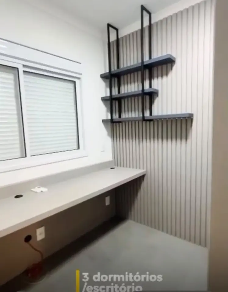 Dormitório usado como escritório — apartamento no Edifício Vista Sul