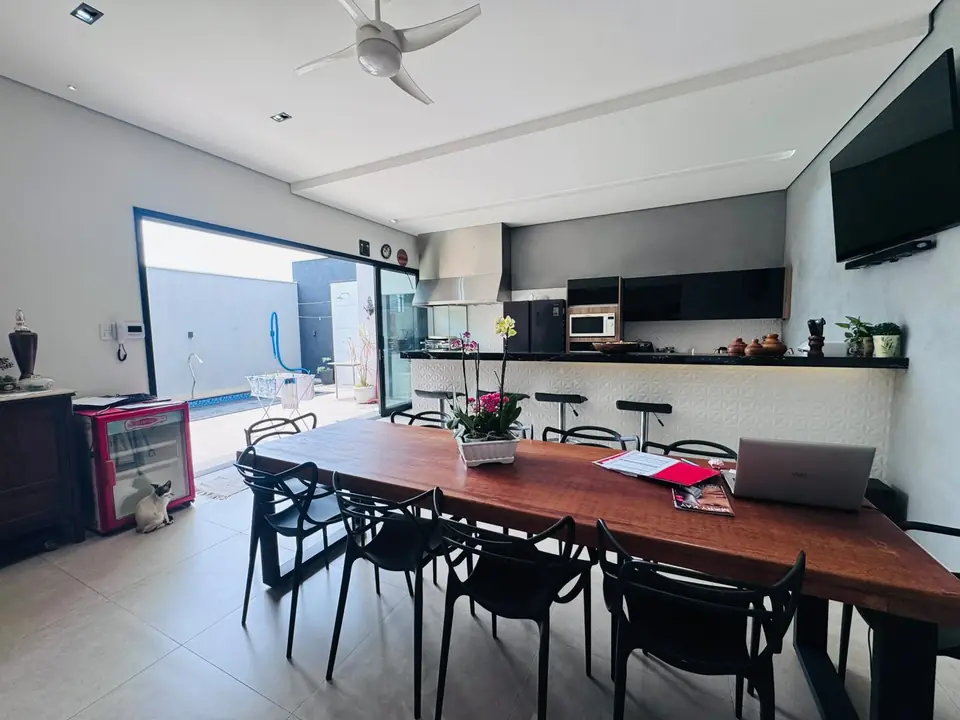 Sala de jantar e cozinha — casa no Jardim Cruzeiro do Sul