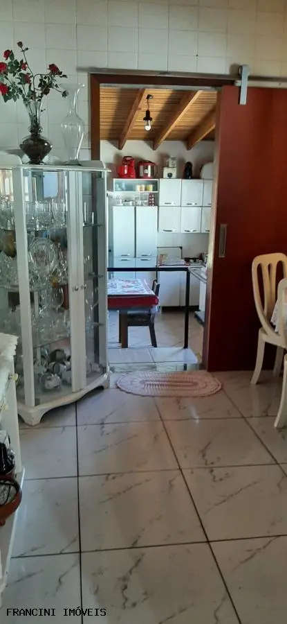 Chácara para Venda em Bauru, VALE DO IGAPÓ, 4 dormitórios, 2 suítes, 4 banheiros, 4 vagas