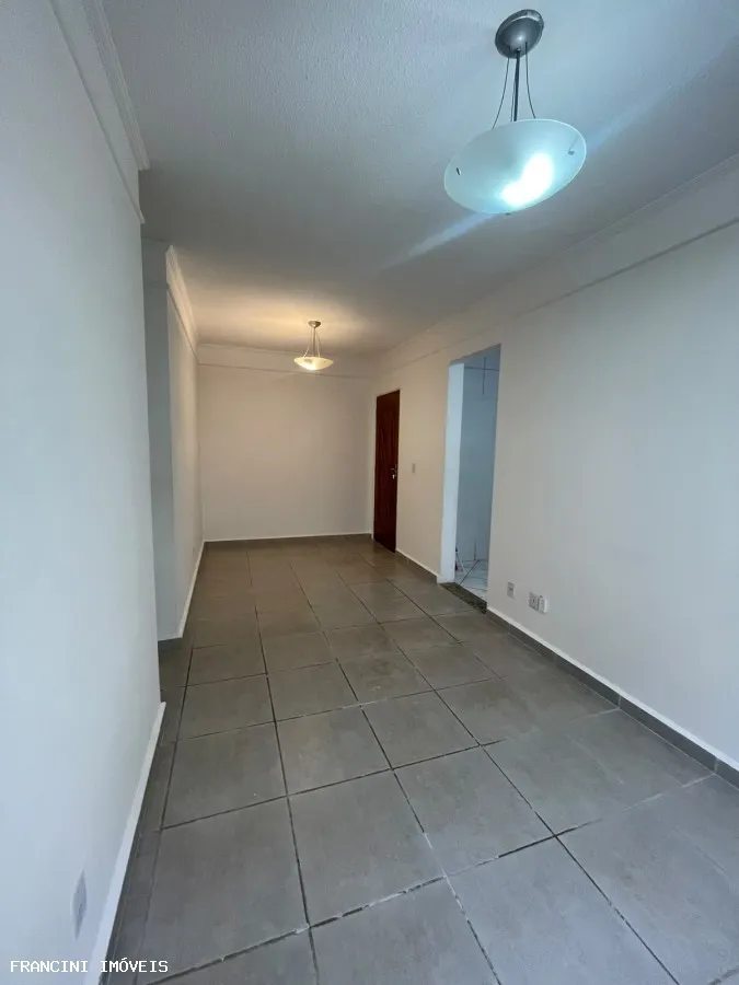 Apartamento para Locação em Bauru, JARDIM VITORIA, 3 dormitórios, 1 banheiro, 1 vaga