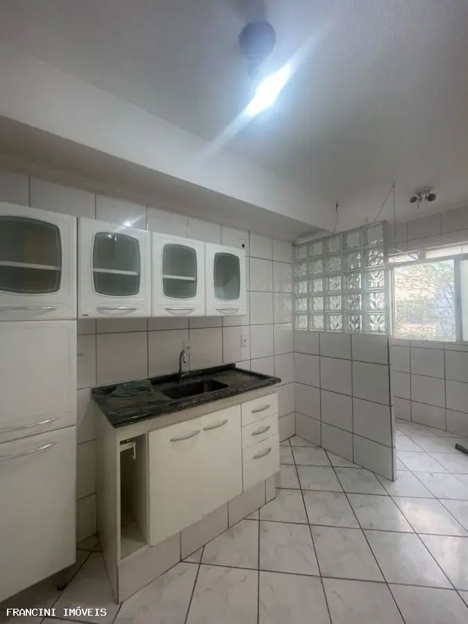 Apartamento para Locação em Bauru, JARDIM VITORIA, 3 dormitórios, 1 banheiro, 1 vaga