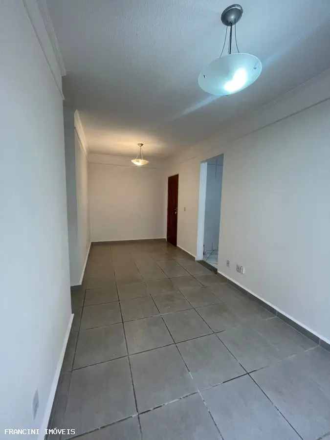 Apartamento para Locação em Bauru, JARDIM VITORIA, 3 dormitórios, 1 banheiro, 1 vaga
