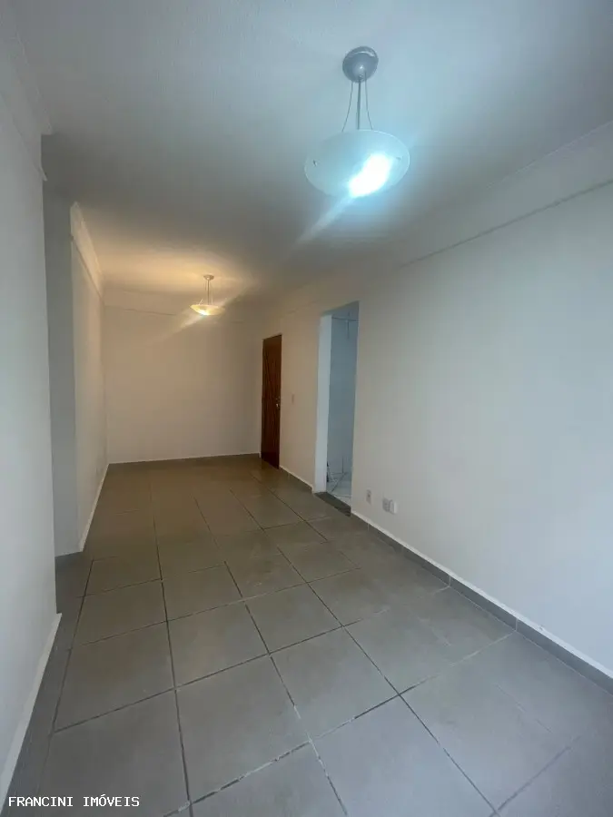 Apartamento para Locação em Bauru, JARDIM VITORIA, 3 dormitórios, 1 banheiro, 1 vaga