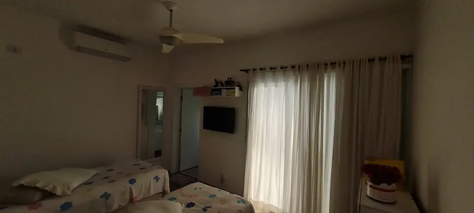 Suíte — casa no Condomínio Chácara Odete