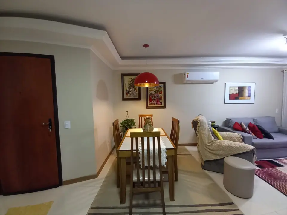 Salas de jantar e de estar — apartamento no Edifício Trianon