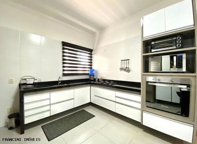Casa para Venda em Bauru, Parque Jardim Europa, 2 dormitórios, 1 suíte, 3 banheiros, 4 vagas