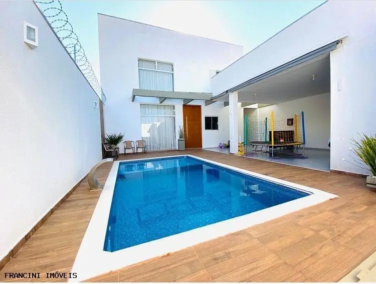 Casa para Venda em Bauru, Parque Jardim Europa, 2 dormitórios, 1 suíte, 3 banheiros, 4 vagas