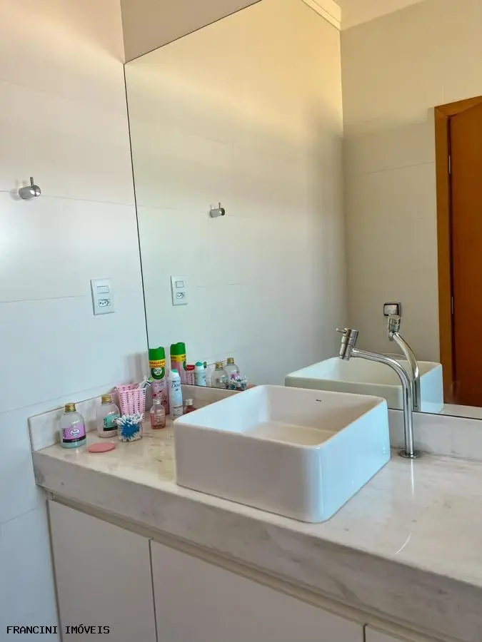Casa para Venda em Bauru, Parque Jardim Europa, 2 dormitórios, 1 suíte, 3 banheiros, 4 vagas