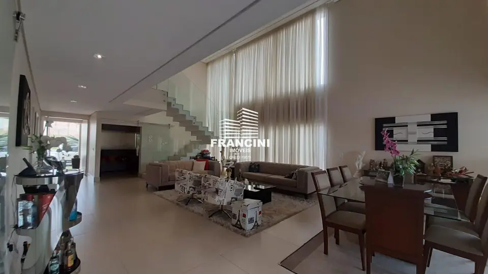 Casa para Venda em Bauru, VILA AVIAÇAO, 4 dormitórios, 4 suítes, 6 banheiros, 2 vagas
