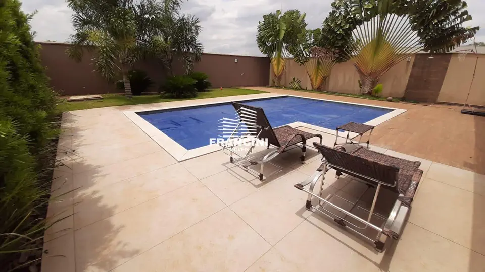 Casa para Venda em Bauru, VILA AVIAÇAO, 4 dormitórios, 4 suítes, 6 banheiros, 2 vagas