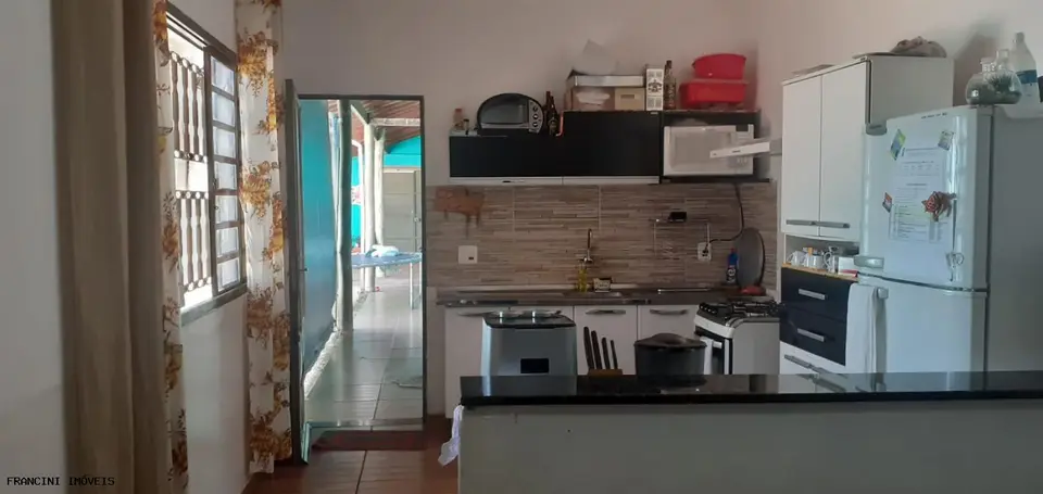 Chácara para Venda em Bauru, VALE DO IGAPÓ, 2 dormitórios, 1 suíte, 2 banheiros, 2 vagas