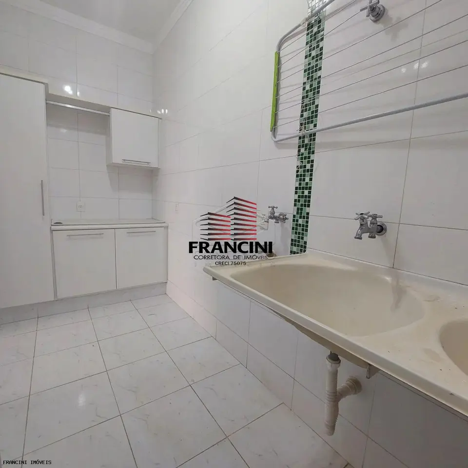 Casa em Condomínio na Vila Aviação - Conforto e Elegância