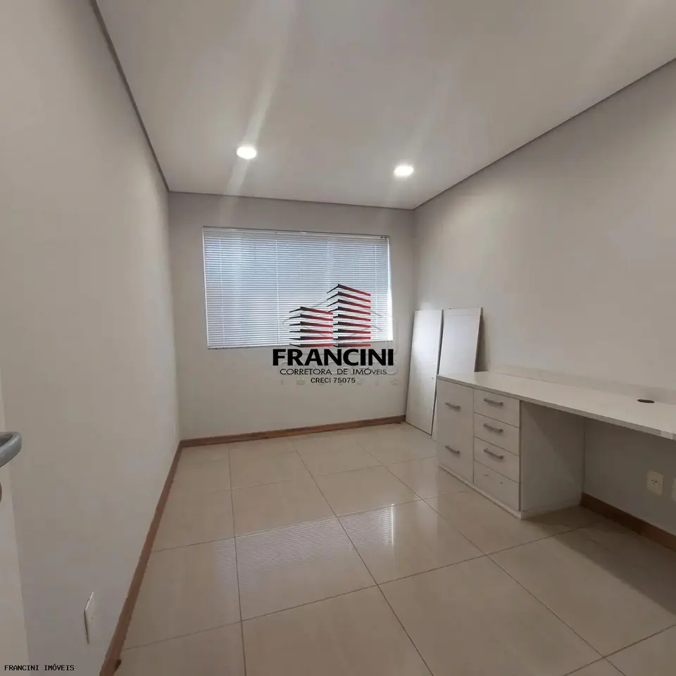 Casa em Condomínio na Vila Aviação - Conforto e Elegância