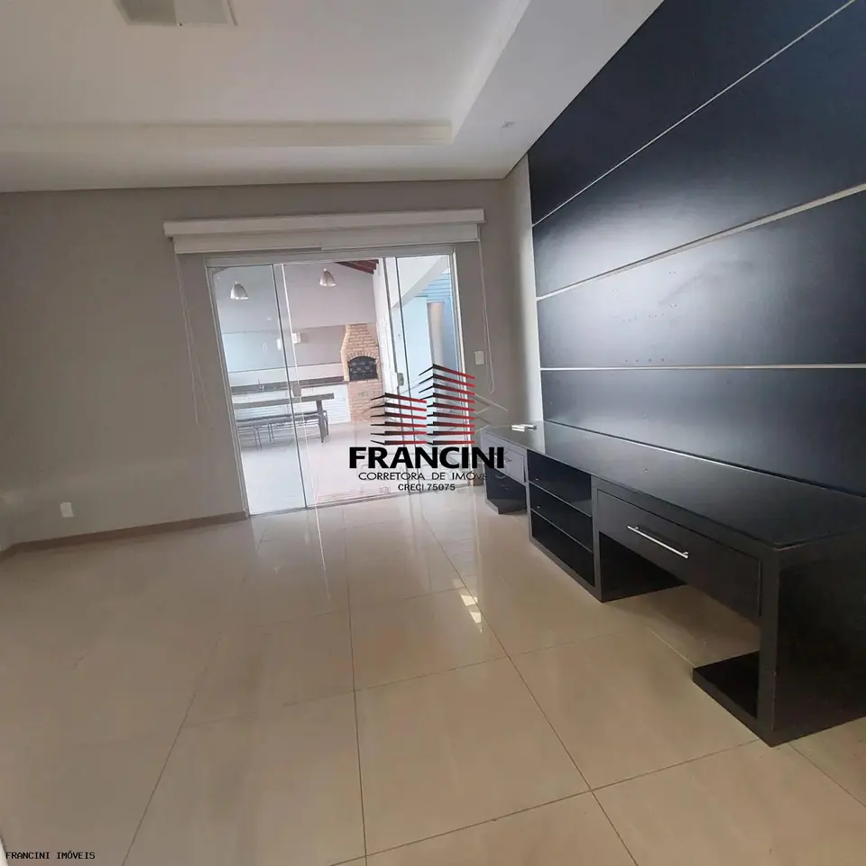 Casa em Condomínio na Vila Aviação - Conforto e Elegância