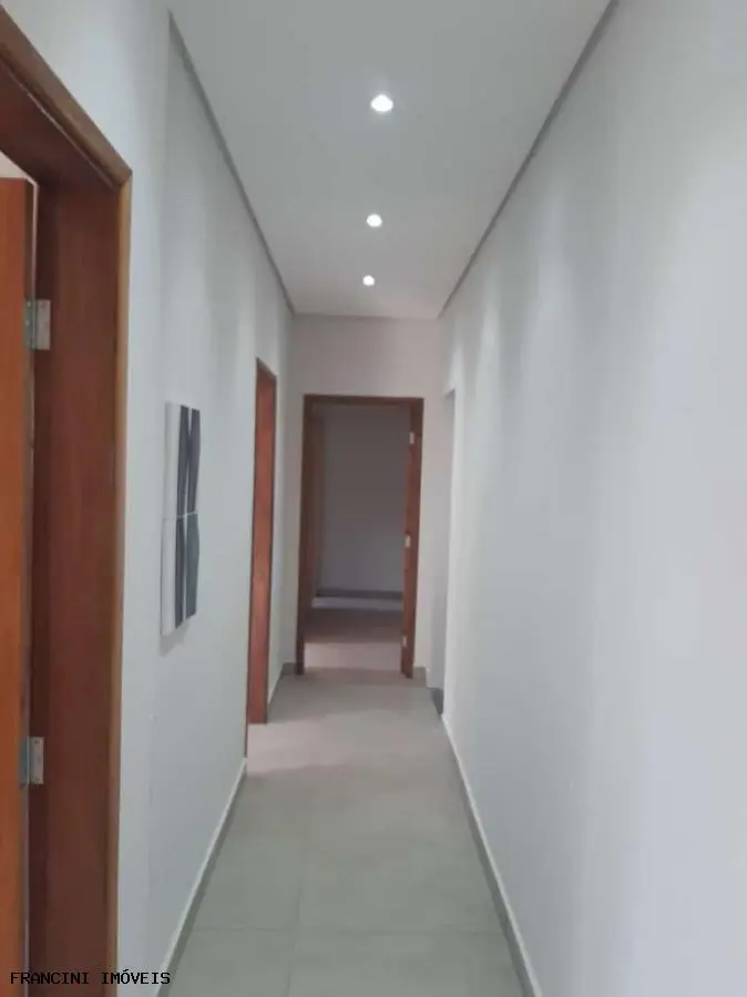 Casa para Venda em Bauru, Vila Carolina, 3 dormitórios, 1 suíte, 1 banheiro, 2 vagas
