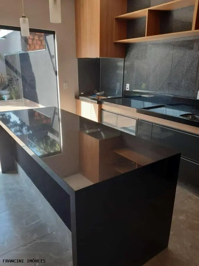 Casa para Venda em Bauru, Vila Carolina, 3 dormitórios, 1 suíte, 1 banheiro, 2 vagas